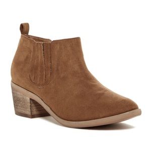 Nordstrom Melrose and Market Brown Ankle Booties